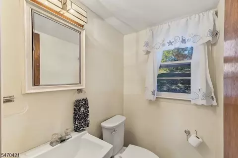 Entry Way - 9 Morningside Dr, Succasunna, NJ 07876 photo 4 of 4