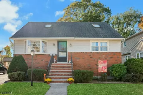 61 Oak St, Rochelle Park, NJ 07662