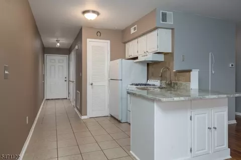 2 Alta Ct #1, Vernon, NJ 07462