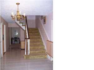 20 Mohawk Dr, Matawan, NJ 07747 photo 3