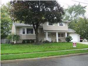 43 Danemar Dr, Matawan, NJ 07747 photo 1