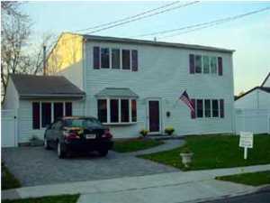 16 Boulevard Blvd, Keyport, NJ 07735 photo 1