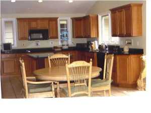 19 Hartshorne Ln, Rumson, NJ 07760 photo 2