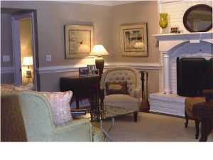 19 Hartshorne Ln, Rumson, NJ 07760 photo 3