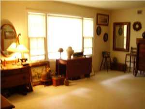 10 Ilex Pl, Matawan, NJ 07747 photo 2