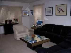 110 Idlebrook Ln, Matawan, NJ 07747 photo 3
