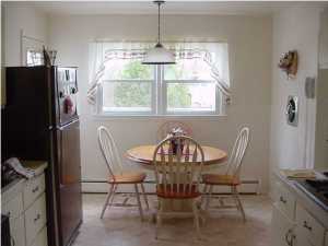 6 Mohawk Dr, Matawan, NJ 07747 photo 2