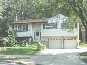 16 Chestnut Dr, Matawan, NJ 07747 photo 1