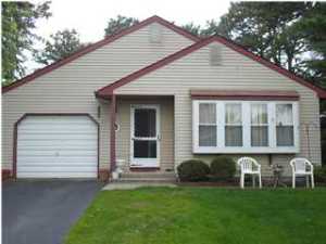 2 Holyoke Ct, Whiting, NJ 08759 photo 1