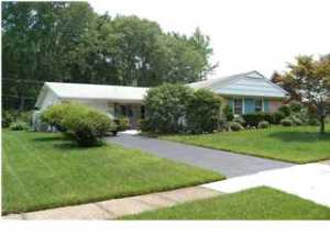 10 Beaver Pl, Matawan, NJ 07747 photo 1