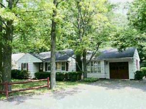 32 Beechwood Terri, Matawan, NJ 07747 photo 1