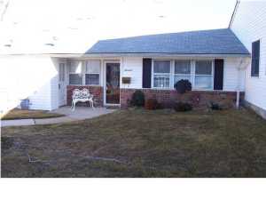 19 Minnesota Dr, Matawan, NJ 07747 photo 1