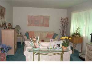 19 Minnesota Dr, Matawan, NJ 07747 photo 2