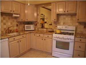 266 Gloucester Ct, Matawan, NJ 07747 photo 2
