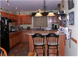 18 Fawn Dr, Matawan, NJ 07747 photo 2