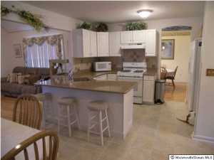 8 Red Maple Dr, Brick, NJ 08724 photo 3