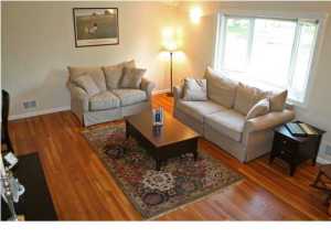 5 Chapman Ter, Middletown, NJ 07748 photo 2