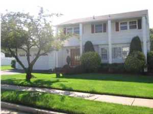 8 Devonshire Rd, Parlin, NJ 08859 photo 1