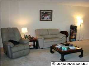 256 Grassmere Ct, Matawan, NJ 07747 photo 3
