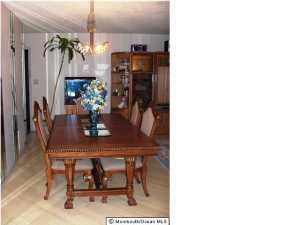 6 Arrowsmith Ct, Matawan, NJ 07747 photo 2