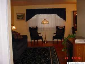 22 Skyline Dr, Brick, NJ 08724 photo 3
