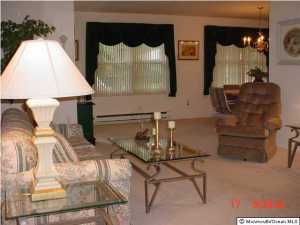 77 Meadowbrook Rd, Brick, NJ 08723 photo 2