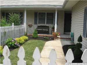 42 Cherrywood Cir, Brick, NJ 08724 photo 2