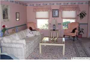 18 Crescent Pl, Matawan, NJ 07747 photo 2