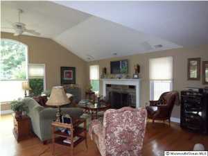 611 Oakcrest Rd, Brielle, NJ 08730 photo 3