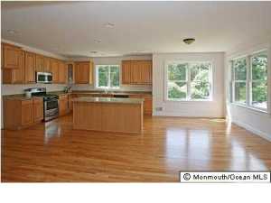 29 Bellevue Ave, Middletown, NJ 07748 photo 2
