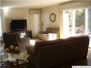 2 Eileen Ln, Marlboro, NJ 07746 photo 2