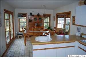 4 Oak Ln, Matawan, NJ 07747 photo 3