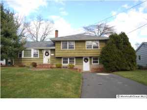 4 Oak Ln, Matawan, NJ 07747 photo 1