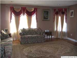 7 Iris Ct, Howell, NJ 07731 photo 2