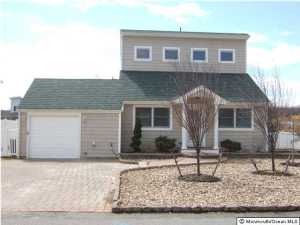 102 Bonita Rd, Waretown, NJ 08758 photo 1