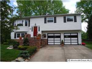 49 Danemar Dr, Matawan, NJ 07747 photo 1