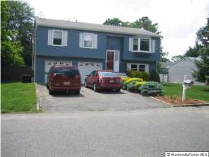 306 Essex Dr, Brick, NJ 08723 photo 2