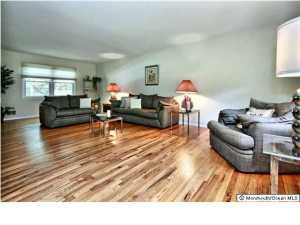 11 Hanne Dr, Middletown, NJ 07748 photo 2