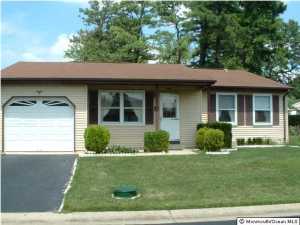 1 Apple Ln, Whiting, NJ 08759 photo 1