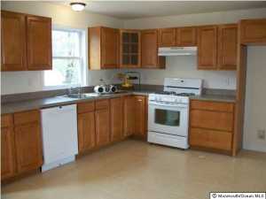 23 Franklin Ave, Middletown, NJ 07748 photo 1