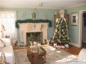 26 Edgemere Dr, Matawan, NJ 07747 photo 3