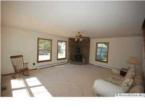 725 Howell Dr, Brielle, NJ 08730 photo 2
