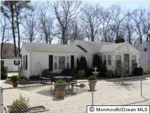 439 Mohawk Dr, Brick, NJ 08723 photo 1