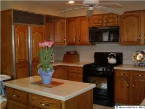 24 Michael Dr, Middletown, NJ 07748 photo 3