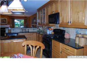 91 S Manor Ct, Wall, NJ 07719 photo 2