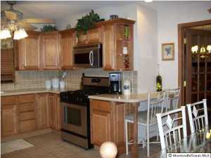20 Kenneth Ter, Middletown, NJ 07748 photo 3