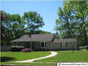 10 Roberta Dr, Middletown, NJ 07748 photo 1