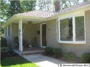 10 Roberta Dr, Middletown, NJ 07748 photo 2