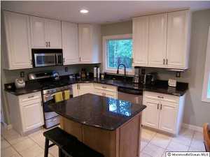 11 Jay Dr, Middletown, NJ 07748 photo 3