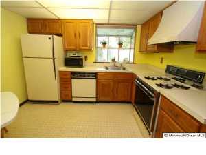 4 Hickory Ct #B, Brielle, NJ 08730 photo 3